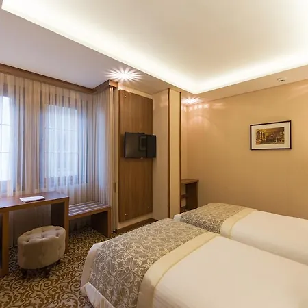 Hotel Cesmeli 3*